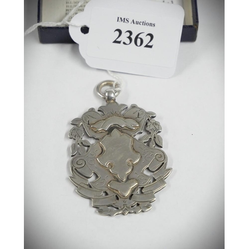 2362 - Silver Medallion weighs 39g.