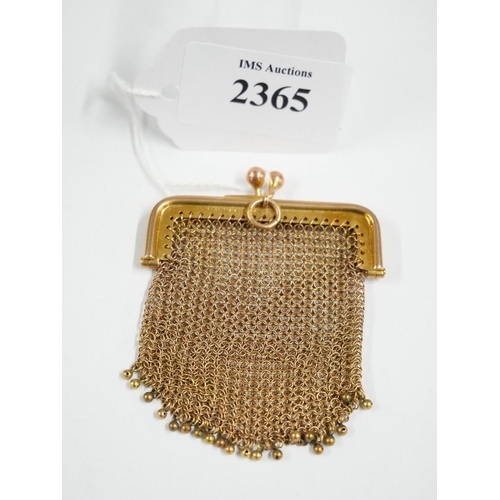 2365 - Small 9ct Gold Mesh Purse 5 1/2 x 5cm, approx 19.7g