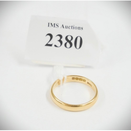 2380 - 18ct Gold Wedding Band, size UK P, weighs 3.8g.