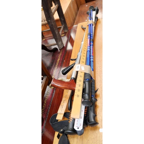 3078 - Assorted Walking Poles, Walking Sticks & Rulers