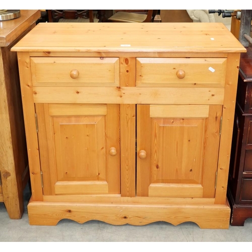 3096 - Pine Dresser