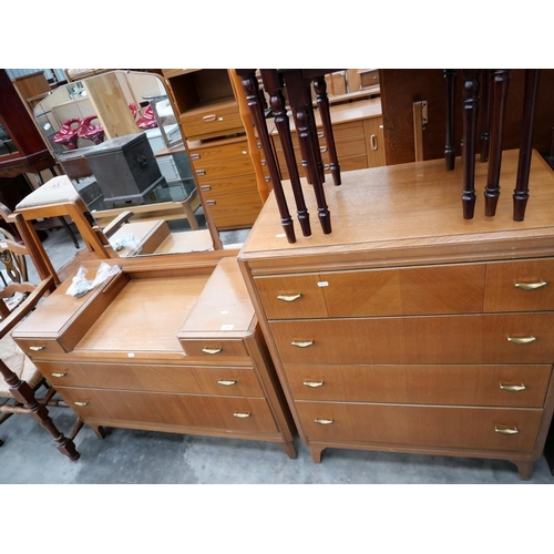 3191 - Vintage 5 Drawer Chest & Dressing Table