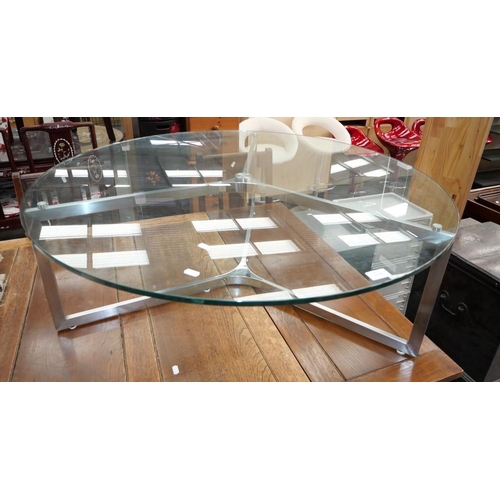 3197 - Circular Glass Coffee Table