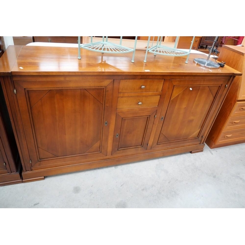 3450 - Sideboard