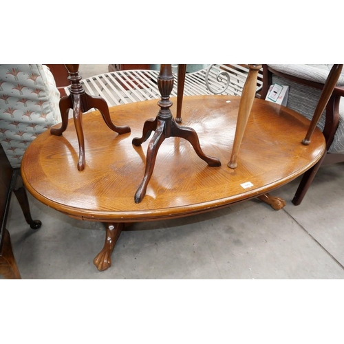 3470 - Oval Coffee Table