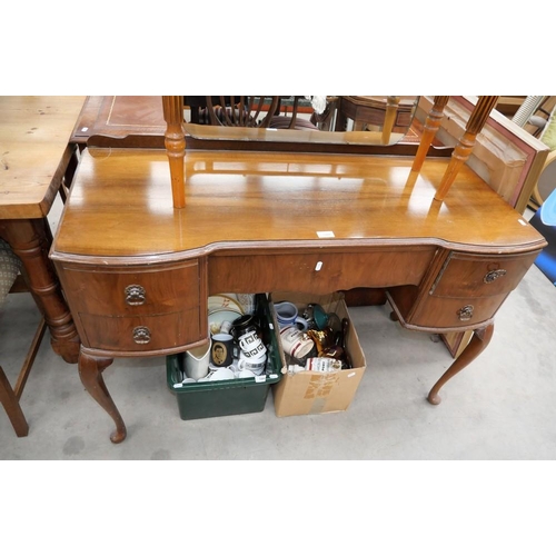 3488 - Q.A Leg Dressing Table