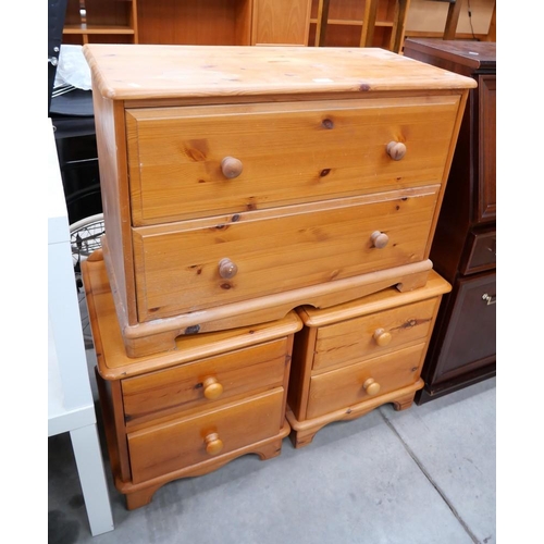 3500 - Pine 2 Drawer Chest & 2 Matching Bedsides