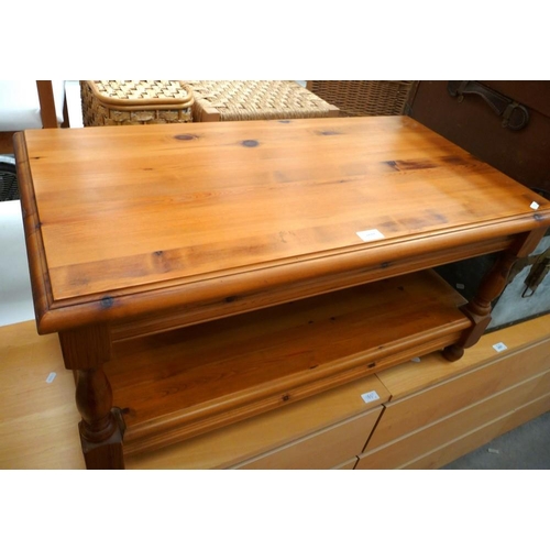 3555 - Pine Coffee Table