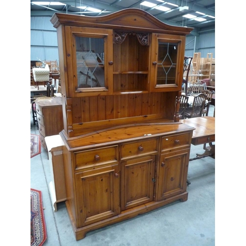 3588 - Pine Dresser