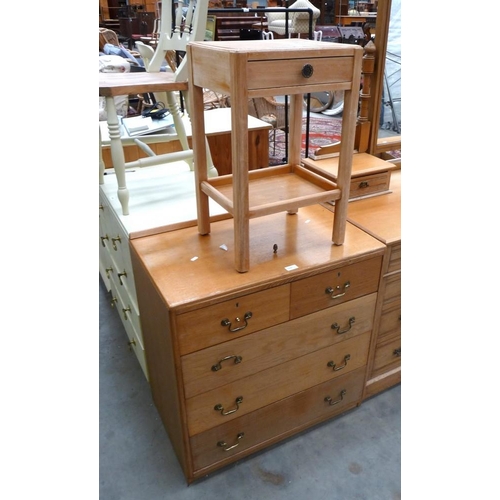 3600 - 2 o 3 Chest & Bedside Table