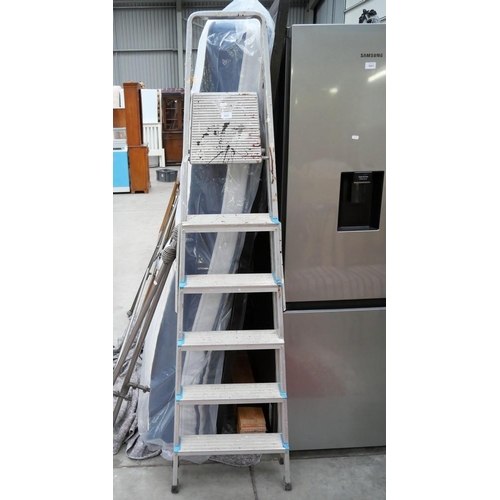 3612 - Set Aluminium Step Ladders