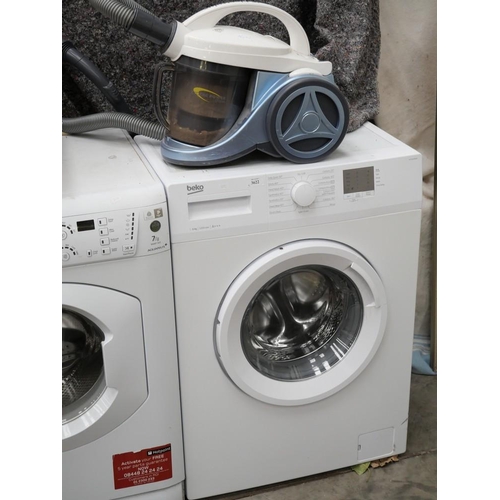 3622 - Beko 6kg Washing Machine & Electrolux Vac