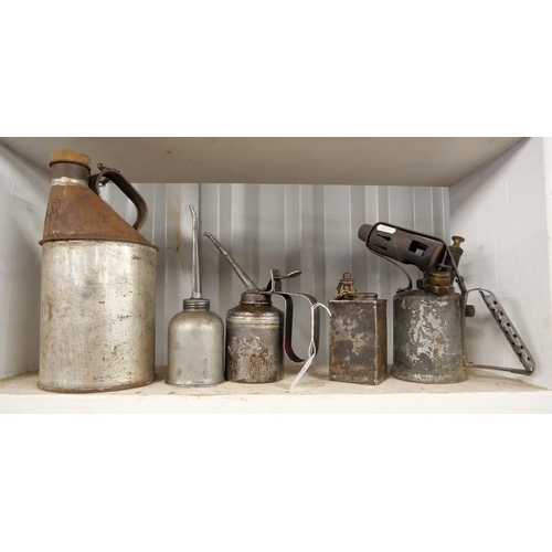 29 - Assorted Vintage Oil Cans