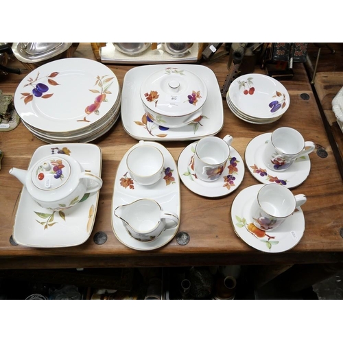 452 - Assorted Royal Worcester Dinner ware