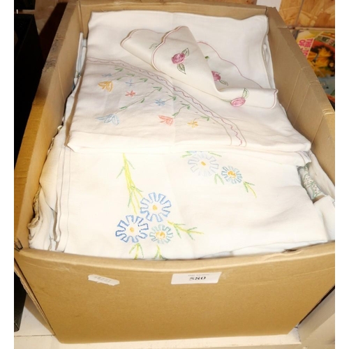 580 - Box- Assorted Linen