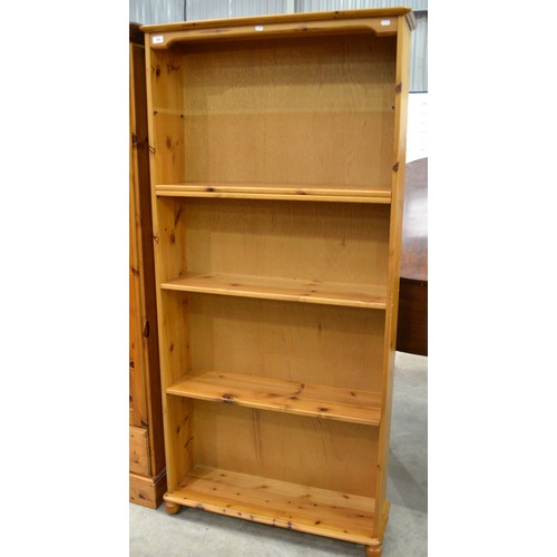 3580 - Pine Bookcase