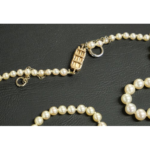 2368 - Baby Pearl Necklace with Diamond Clasp in Fitted Case.