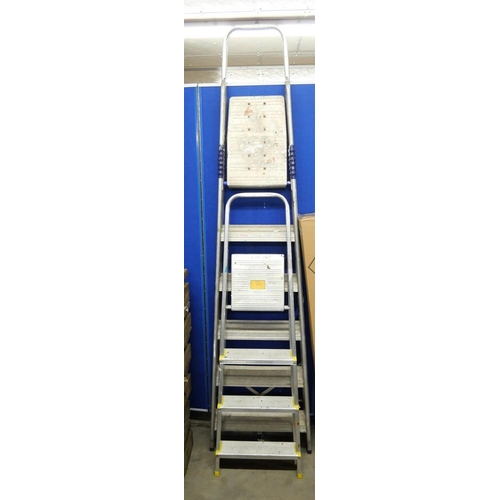 16 - 2 Sets Of Aluminum Step Ladders