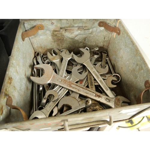 33 - Box of Metric Spanners