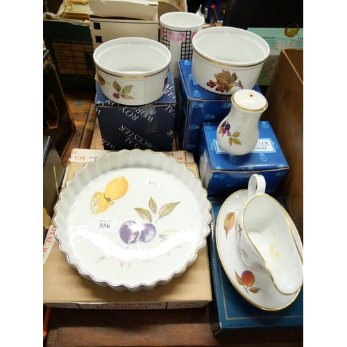 556 - Assorted Royal Worcester Dinnerware