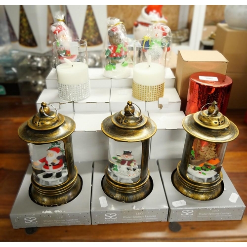 590 - Assorted Christmas Decorations