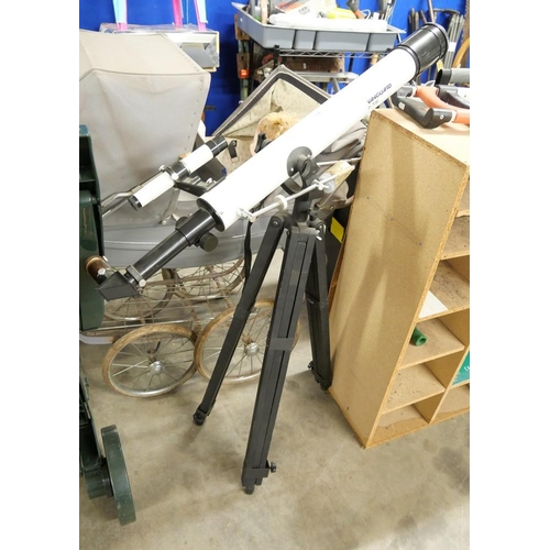 75 - Vanguard F-706 Telescope With Tripod