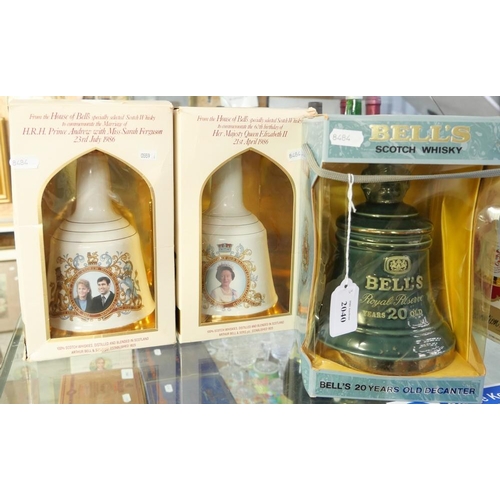 2040 - 3 Boxed Bell's Scotch Whisky Decanters - Prince Andrew & Miss Sarah Ferguson, Queen Elizabeth II & R... 