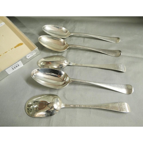 2253 - Five Antique Silver Soup Spoons - 10.7oz troy.