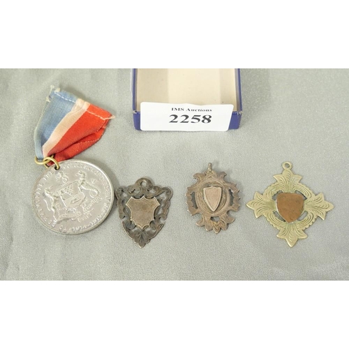 2258 - Perth WW1 Conclusion Medal, Two Silver Medallions & One Other.