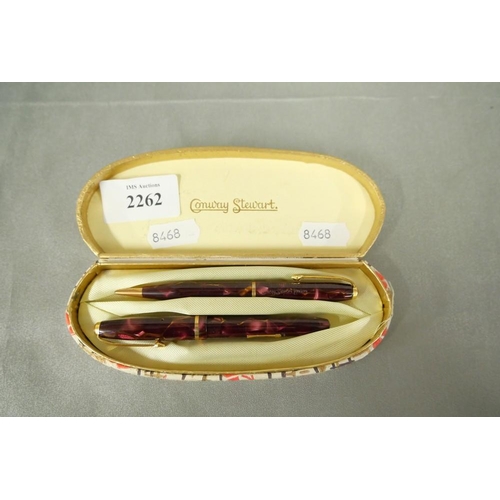 2262 - Vintage Cased Conway Stewart Pen Set (14k nib).