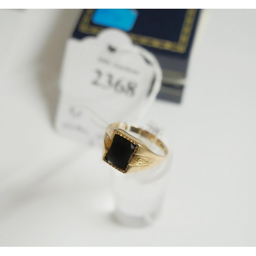 2368 - 9ct Gold Signet Ring UK size O, 2.75g.