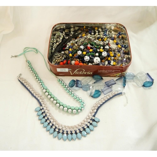 2375 - Box - Assorted Costume Jewellery.