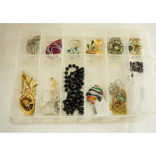 2381 - Box - Assorted Costume Jewellery.