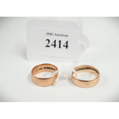 2414 - 2 x 9ct Rose Gold Wedding Bands UK Size O & Q, total weight 7.7g