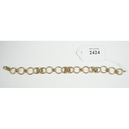 2424 - 9ct Gold Bracelet, approx 17.2g, 21cm long.