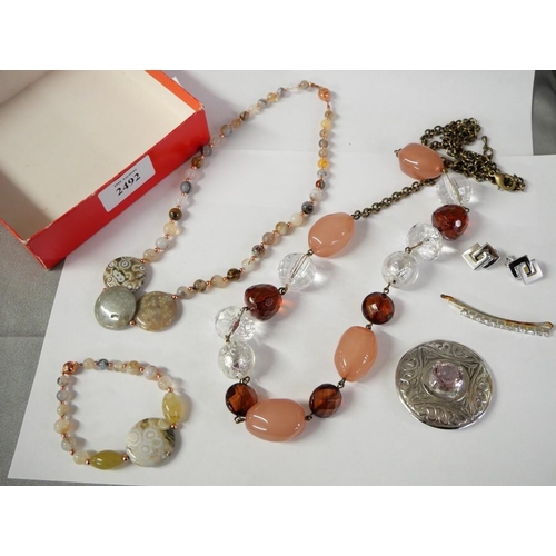 2492 - Box - Assorted Costume Jewellery.