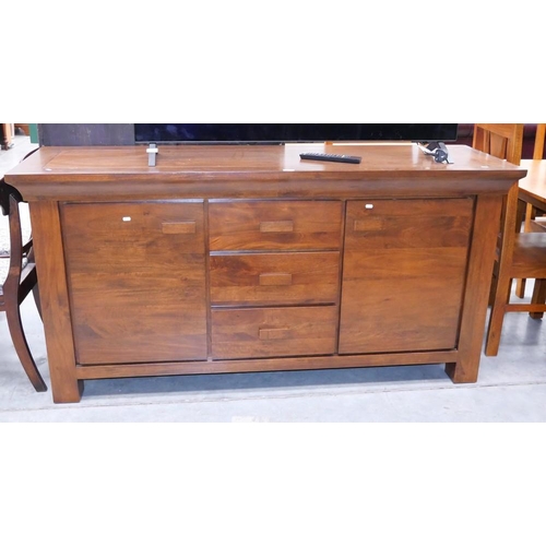 3122 - Mahogany Sideboard - 180cm wide x 55cm deep x 90cm tall.