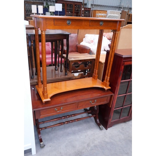 3129 - Mahogany Sofa Table & Console Table