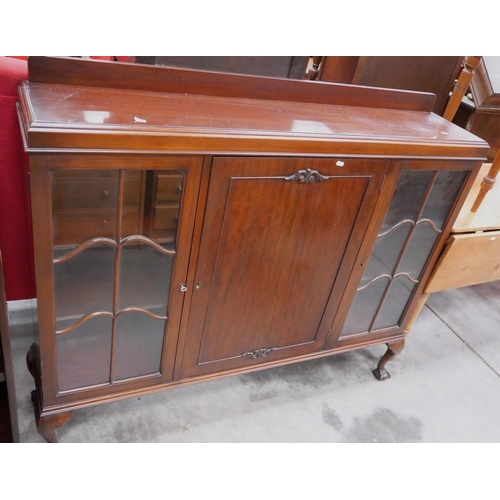 3146 - Mahogany Closed Front China Cabinet