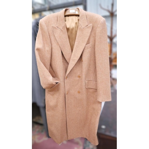 3250 - Mens Herringbone Wool Coat ( Approx Size 40)