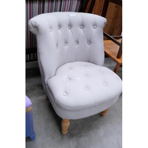 3372 - Grey Fabric Button Back Tub Chair.