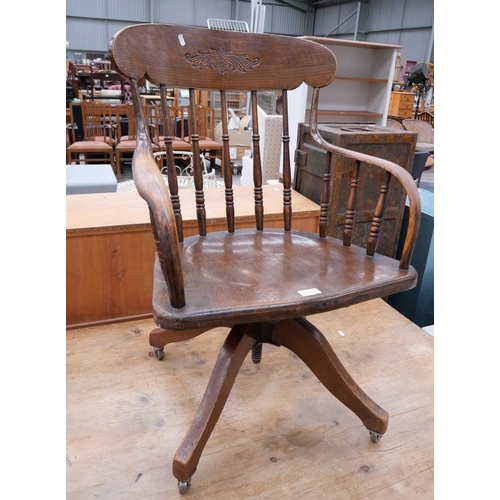 3573 - Vintage Oak Captains Chair