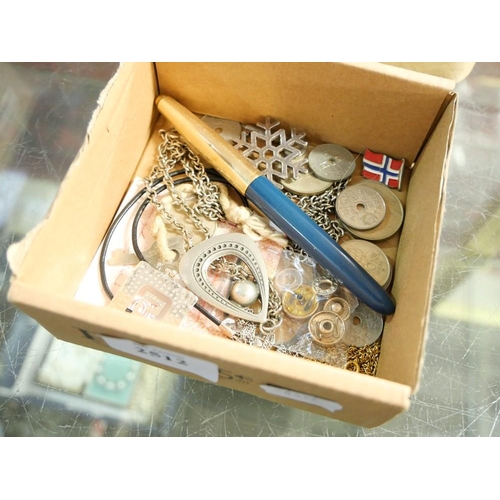 2512 - Box - Parker Fountain Pen, Coins, Banknotes etc.