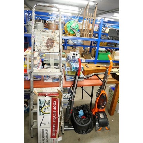 166 - Steps, Bike Carrier, Carpet Washer, Vacuum & Steam Cleaner