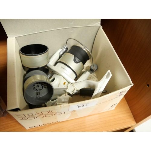 822 - Shimano Stradic 4000 Gtm Reel With 2 Spare Reels In Original Box