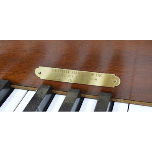 3295 - Yamaha GH1 Baby Grand Piano 1973