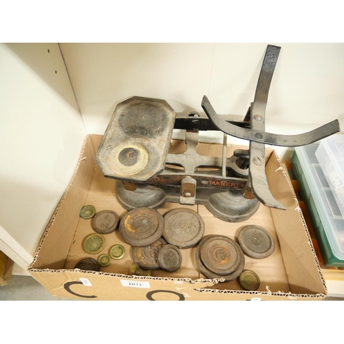 1072 - Vintage Kitchen Scales & Weights.