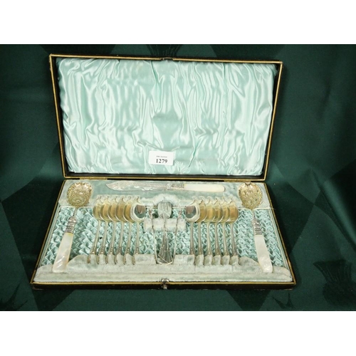 1279 - Late Victorian Silverplated Teaspoons & Servers in fitted case.