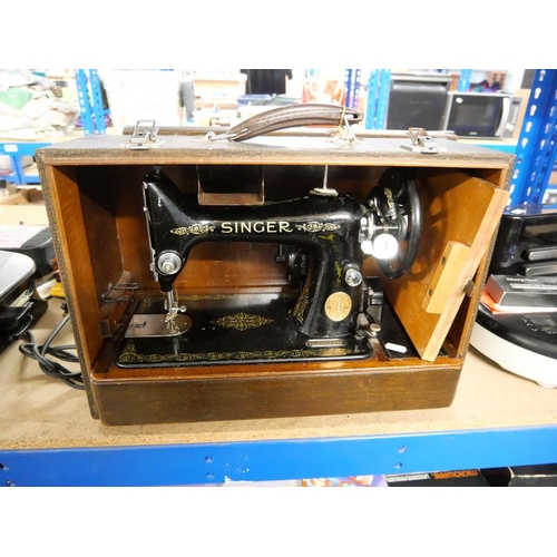 199 - Vintage Singer Sewing Machine