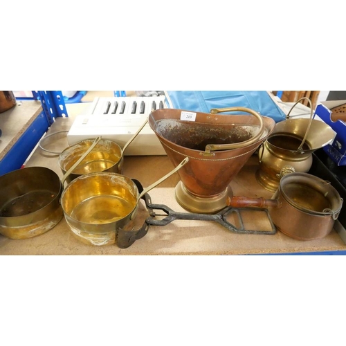 213 - Assorted Brass & Copper Pots